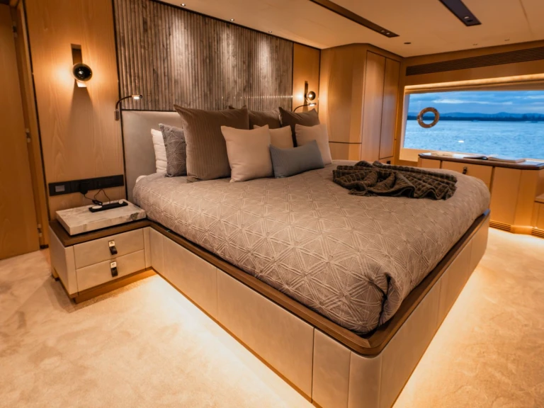 Hire Luxury Yacht with or without skipper Horizon Australia