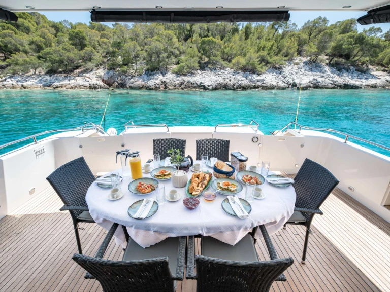 Luxury Yacht hire in Athens - Alfamarine WISH