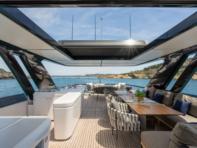 Hire Luxury Yacht with or without skipper Ferretti Castellammare di Stabia