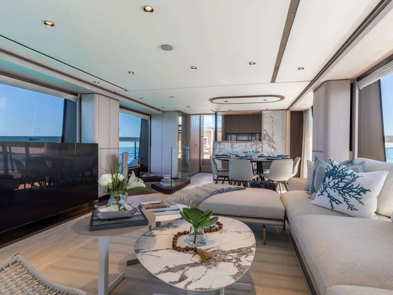Hire Luxury Yacht with or without skipper Ferretti Nassau