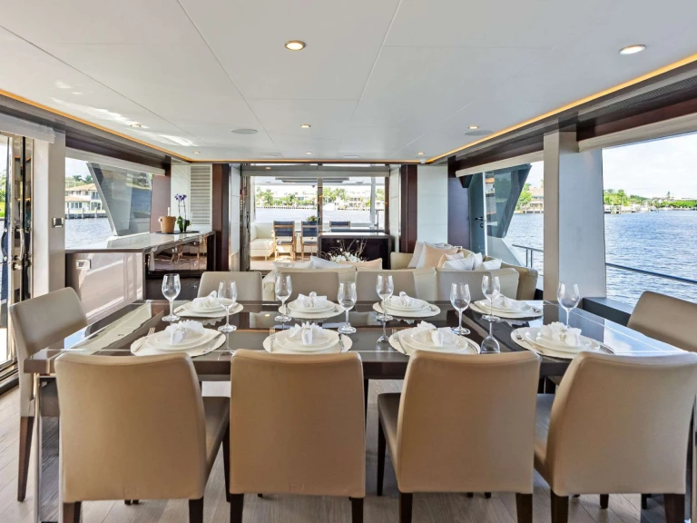 Luxury Yacht to hire Fort Lauderdale at the best price