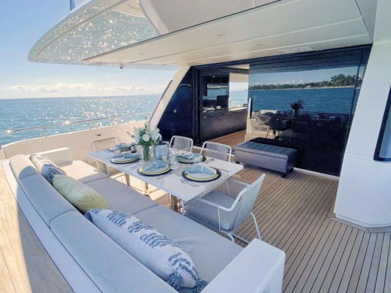 Luxury Yacht to hire Fort Lauderdale at the best price
