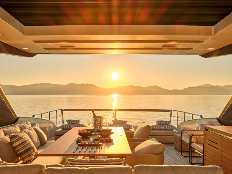 Hire a San Lorenzo AKASTI Athens
