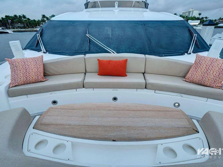 Hire Luxury Yacht with or without skipper Sunseeker State of Florida