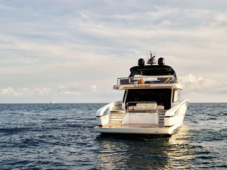 Luxury Yacht to hire Santa Venera-Portosalvo at the best price