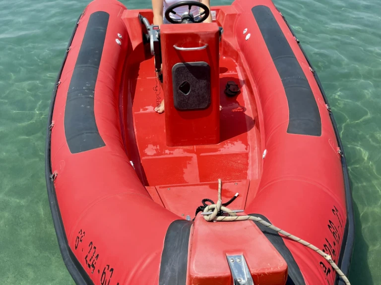 Hire RIB Cobra with a boat licence