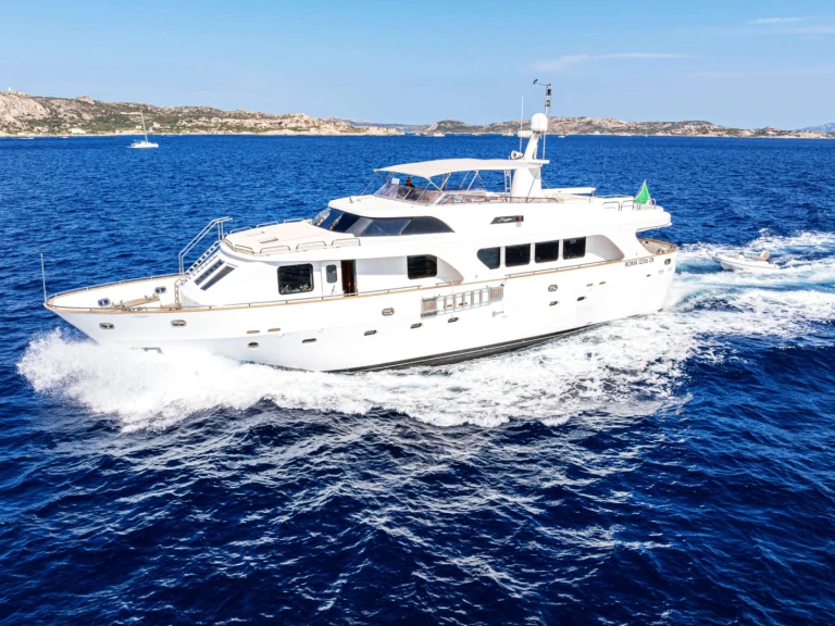Luxury Yacht to hire Olbia at the best price