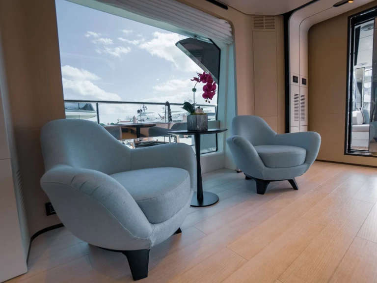 Charter a Azimut SEA OWL in Montauk on Samboat