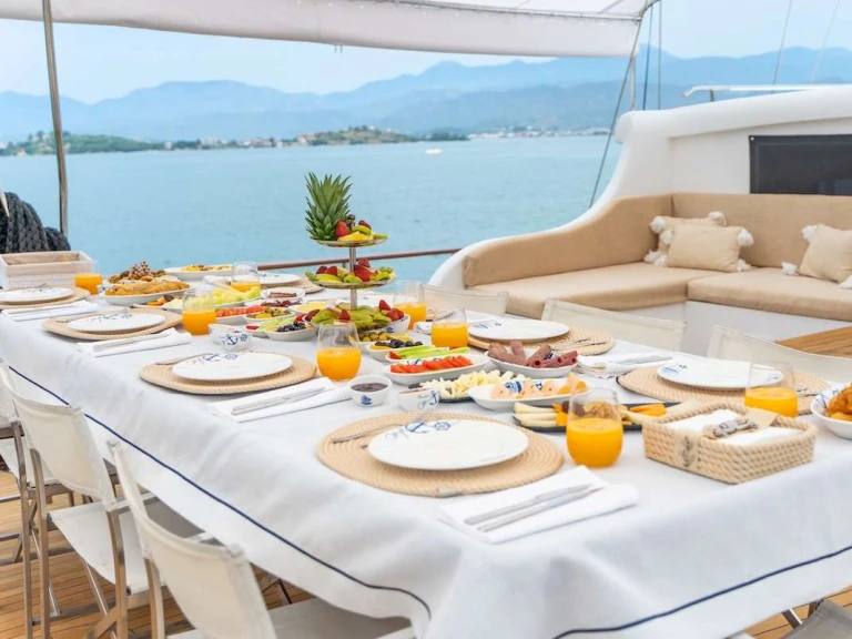 Luxury Yacht to hire Göcek at the best price