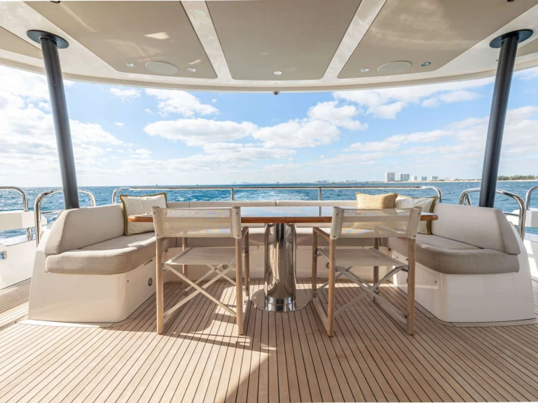 Sunseeker GOLDEN OURS charter bareboat or skippered in  Boston