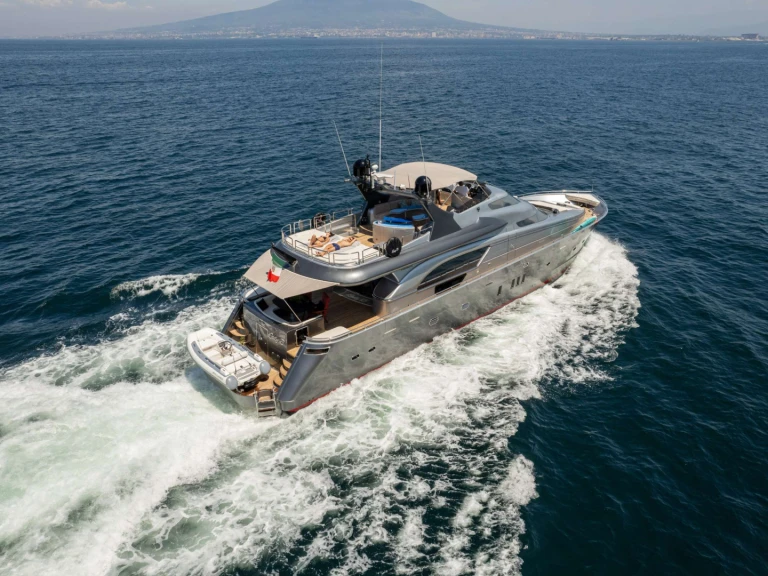 Charter a  LADY B in Castellammare di Stabia on Samboat