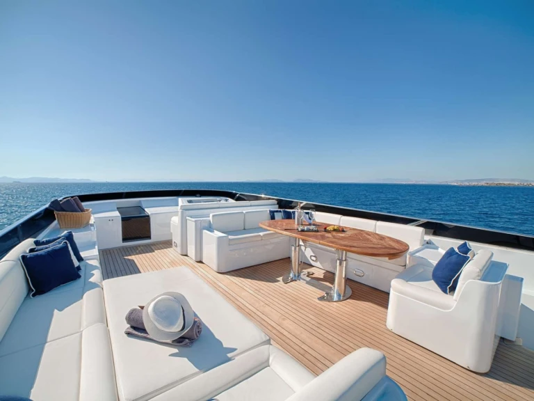 Hire a Admiral - It ZOI Athens