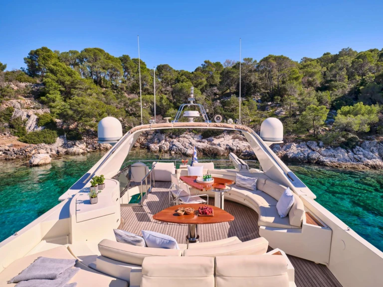 Luxury Yacht to hire Athens at the best price
