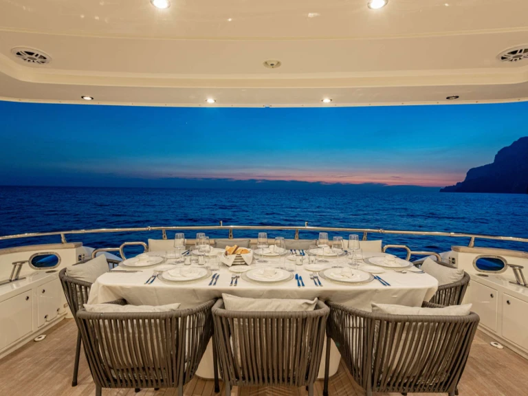 Hire Luxury Yacht with or without skipper Maiora Castellammare di Stabia