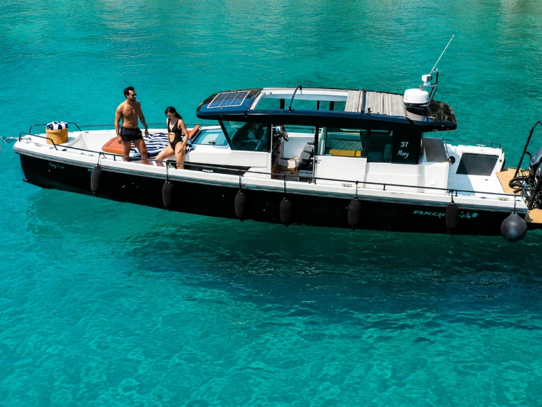 Yacht hire Lávrio cheap Axopar 37 XC Cross Cabin