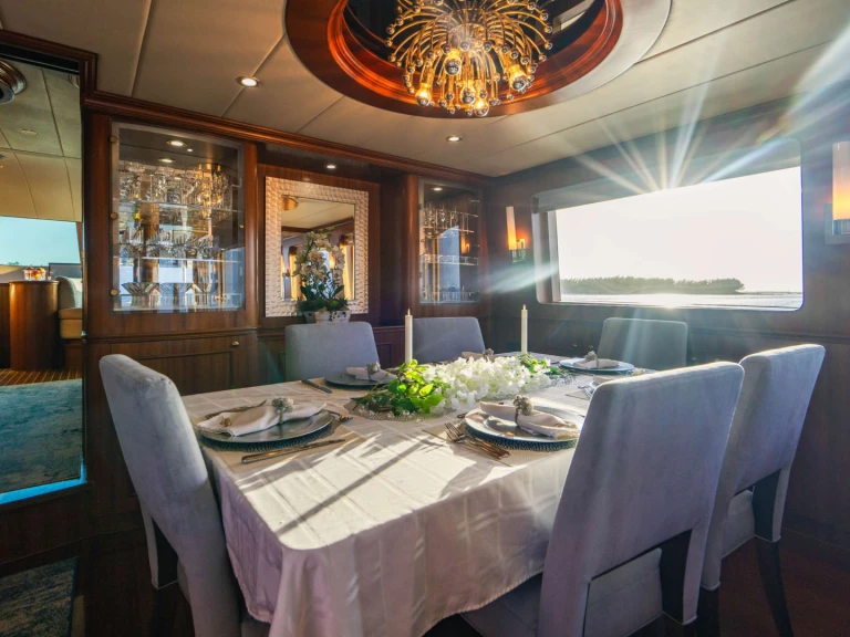 Charter a Horizon Lexington in New England on Samboat