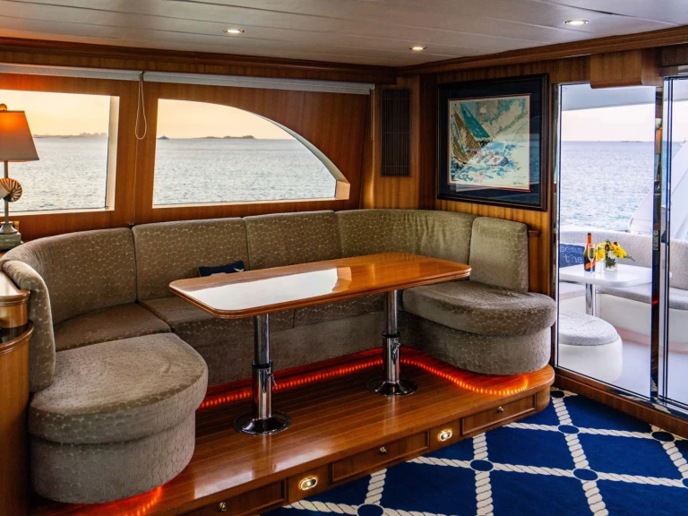 Hire Luxury Yacht with or without skipper Horizon New England