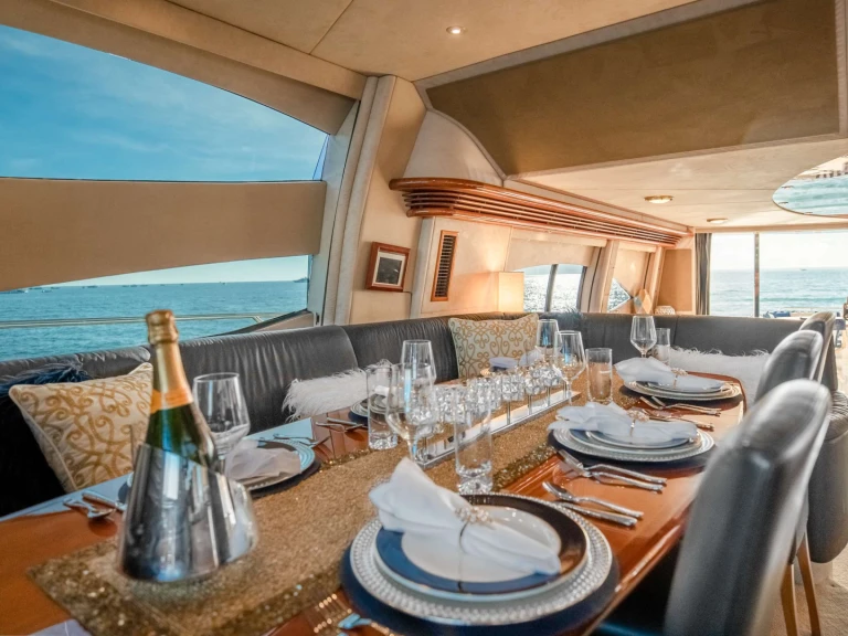 Hire Luxury Yacht Sunseeker with a boat licence