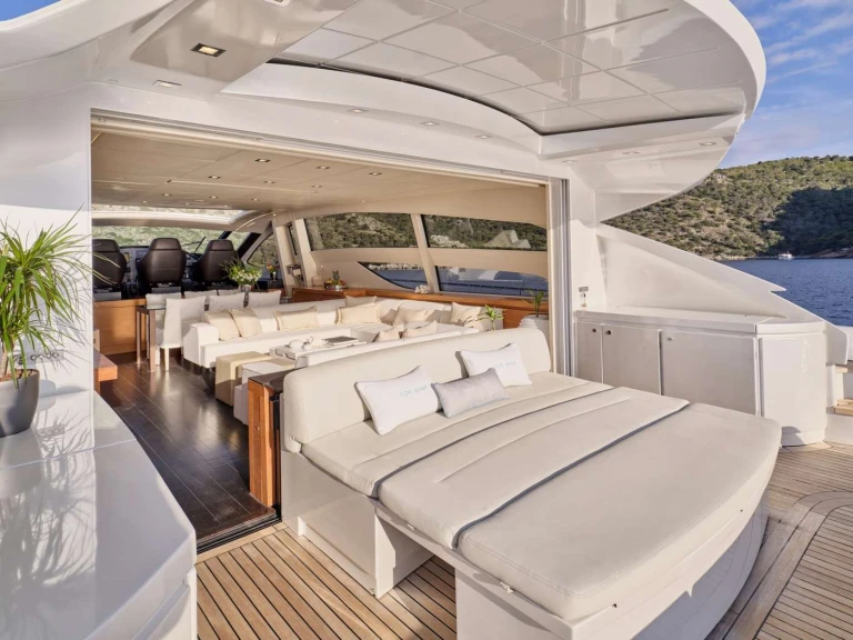 Charter a Pershing FOR EVER in Greece on Samboat