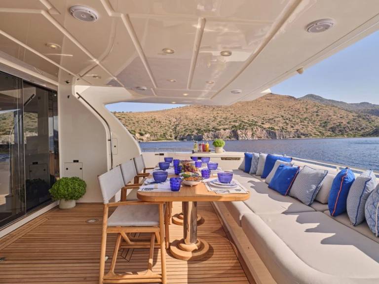 Hire Luxury Yacht Ferretti with a boat licence