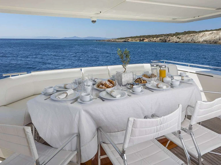 Luxury Yacht hire in Athens - Ferretti LAZY DAYS