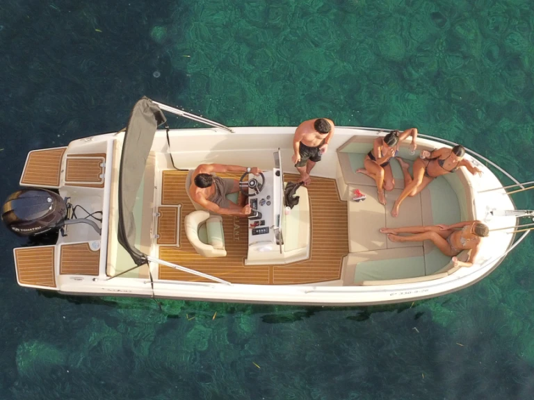 Motorboat to hire Sant Antoni de Portmany at the best price