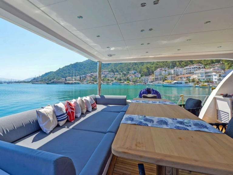 Yacht hire Greece cheap FLOKI