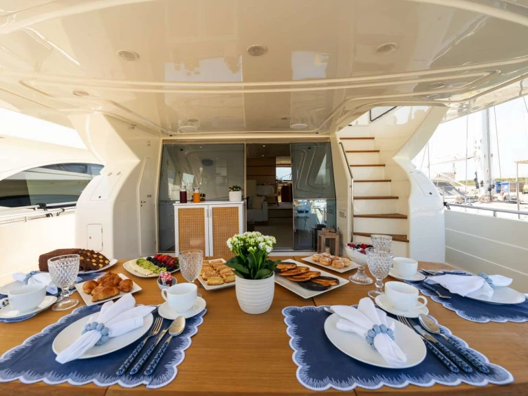 Hire Luxury Yacht Ferretti with a boat licence