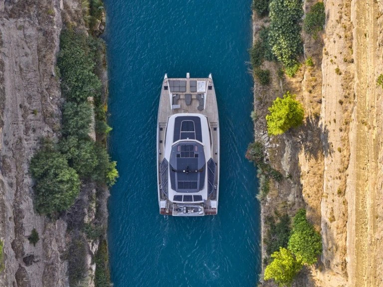 Hire Luxury Yacht Fountaine Pajot with a boat licence