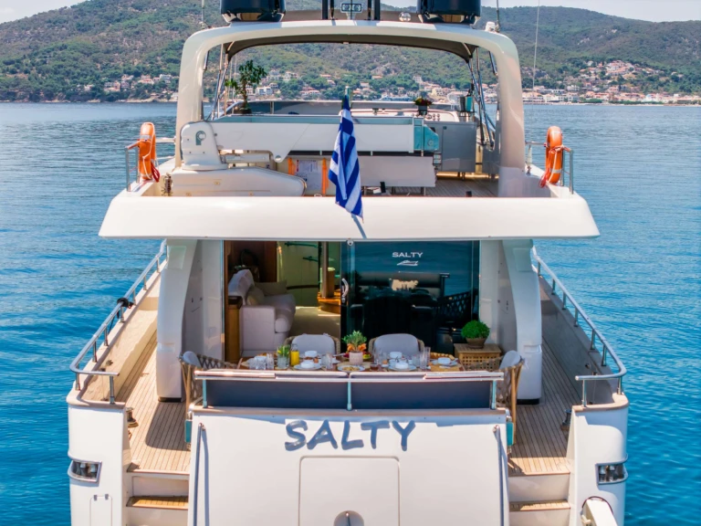 Luxury Yacht hire in Athens - Alalunga SALTY