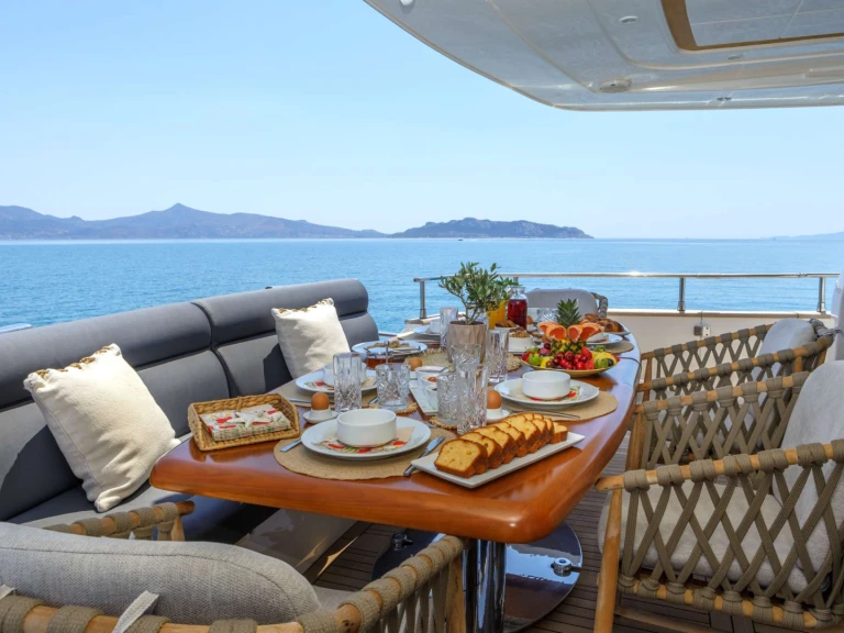 Charter a Alalunga SALTY in Athens on Samboat