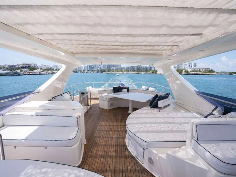 Hire Luxury Yacht with or without skipper Ferretti Miami