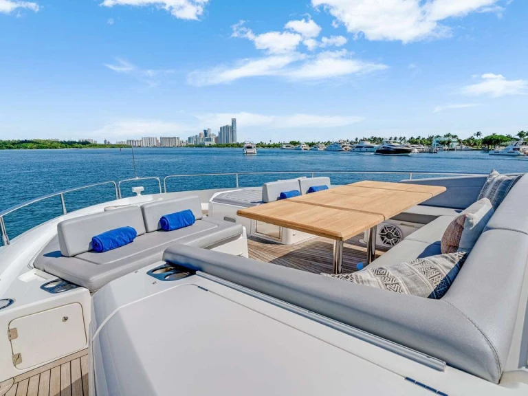 Luxury Yacht to hire Fort Lauderdale at the best price