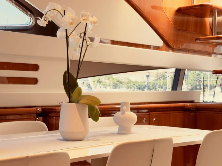 Hire Luxury Yacht Ferretti with a boat licence