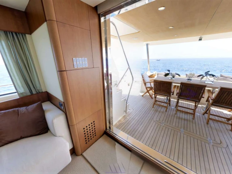Luxury Yacht hire in Athens - Aicon QUESTA e VITA