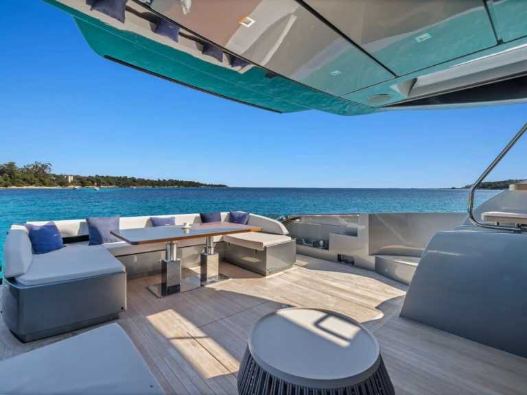Hire Luxury Yacht with or without skipper Riva Cannes