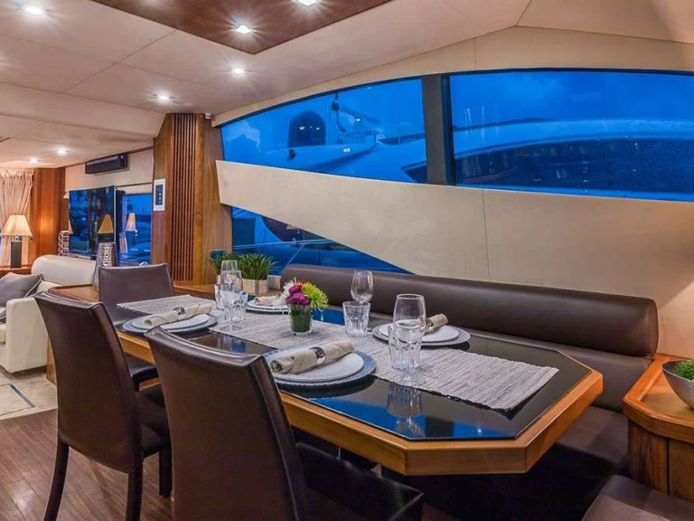 Hire a Sunseeker TWINS Bahamas