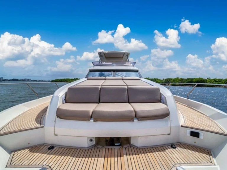 Hire a Prestige Yachts Oceana Nassau