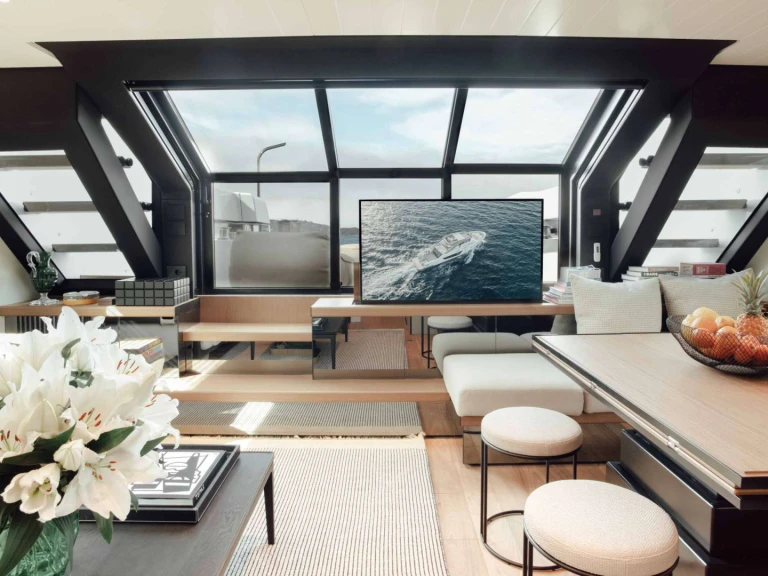 Hire a San Lorenzo BLUEGAME74 French Riviera