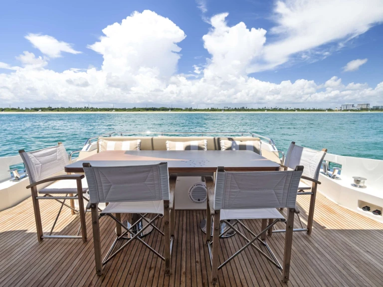 Charter a Azimut Fantastic in State of Florida on Samboat