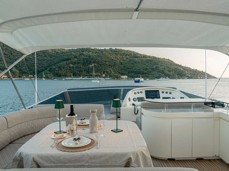 Charter a Posillipo Rock Moon in Cannigione on Samboat