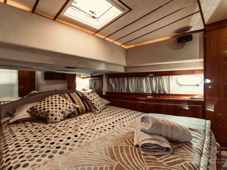 Hire a Ferretti Angelica Riposto