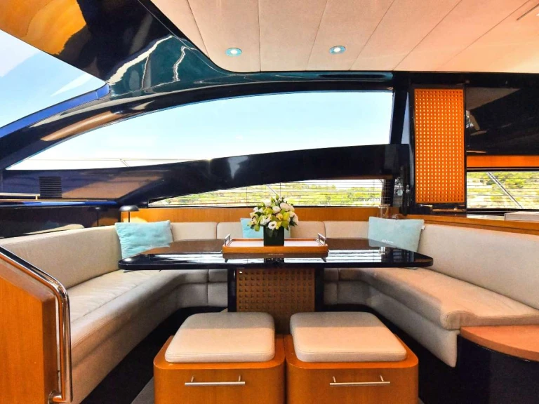 Hire Luxury Yacht Riva with a boat licence