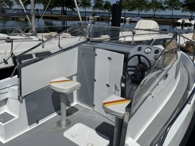 Motorboat to hire Biscarrosse at the best price