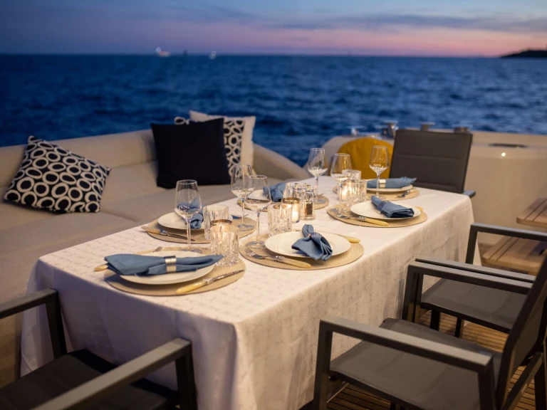 Luxury Yacht to hire French Riviera at the best price