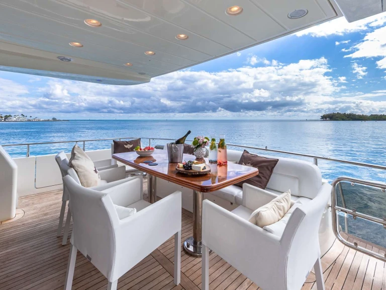 Charter a Azimut Salt Shaker in Miami on Samboat