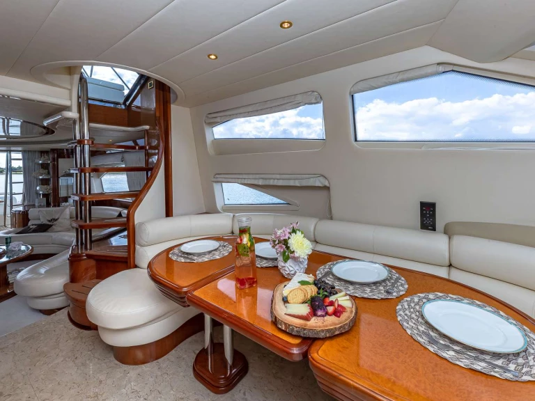 Hire Luxury Yacht with or without skipper Azimut Miami