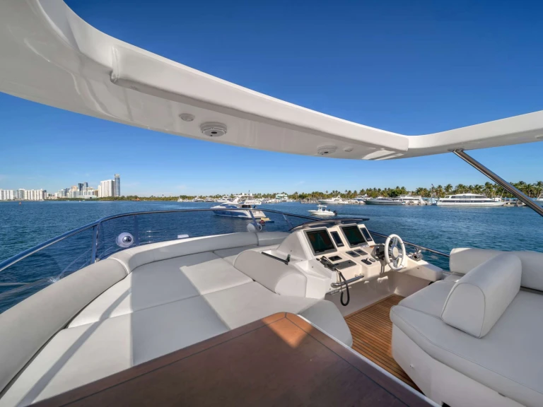 Yacht charter Sunny Isles Beach - Azimut LUPO II on SamBoat