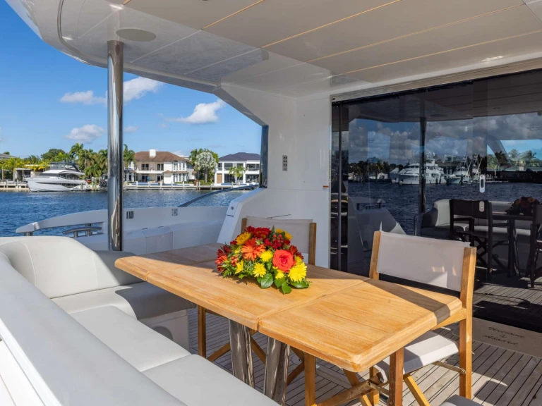 Yacht charter Sag Harbor - Sunseeker HIGH ROLLER on SamBoat