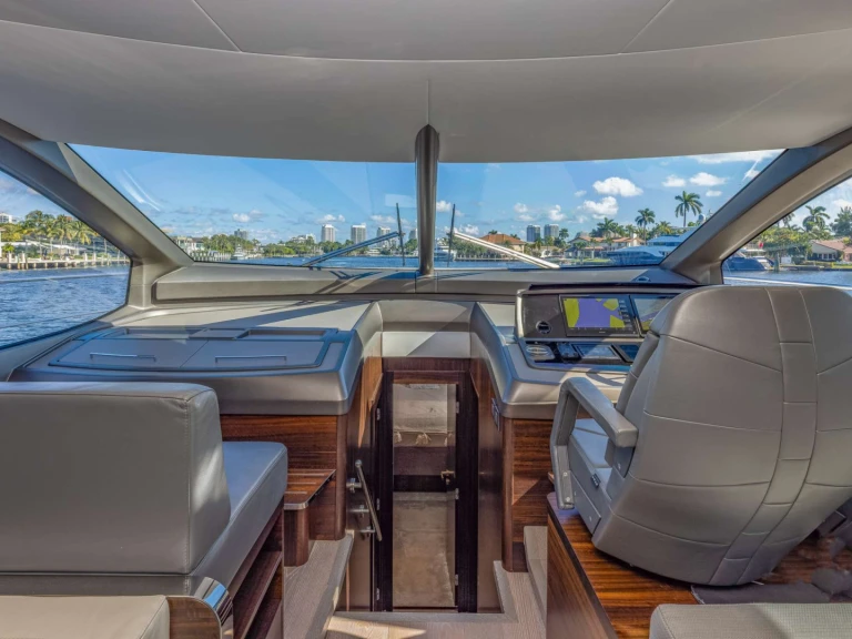 Hire a Sunseeker HIGH ROLLER Sag Harbor